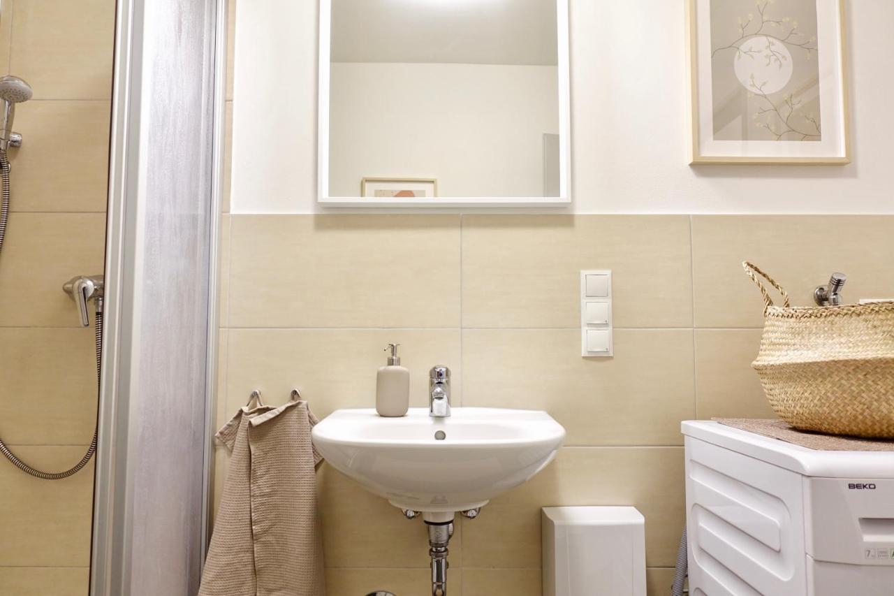 Modernes Apartment, Stadtnah, Stellplatz, Naehe Mosel Koblenz  Luaran gambar